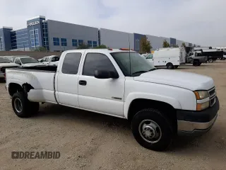 2005 Chevrolet Silverado 3500 LS with VIN 1GCJC39U35E255626, listed as a Copart auction lot 75616634 with 237,829 mi miles and Salvage Title. Bid and sale history available at carsss.com. Image 4.