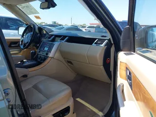 2007 Land Rover Range Rover Sport HSE z VIN SALSK25487A994145, wystawiony jako IAAI lot #41987911 z przebiegiem 217 595 mil mil oraz . Historia ofert i sprzedaży dostępna na DreamBid. Obrazek 5.