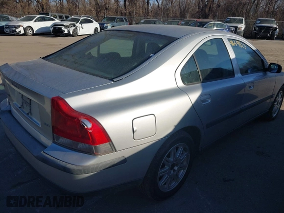 2004 Volvo S60 with VIN YV1RS59V942385429, listed as a IAAI auction lot 41659823 with 187,327 mi miles. Bid and sale history available at carsss.com. Image 4.