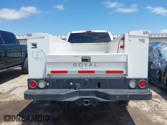 2019 Ford F-250 XL with VIN 1FT7W2A64KEE32821, listed as a IAAI auction lot 42628595 with 264,682 mi miles and . Bid and sale history available at DreamBid. Image 16.