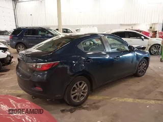 2016 Scion iA z VIN 3MYDLBZV5GY103533, wystawiony jako IAAI lot #41756270 z przebiegiem 59 290 mil mil oraz . Historia ofert i sprzedaży dostępna na DreamBid. Obrazek 4.