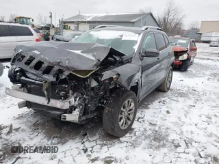 2020 Jeep Cherokee Latitude Plus with VIN 1C4PJMLB8LD626568, listed as a IAAI auction lot 41737605 with 1 mi miles. Bid and sale history available at carsss.com. Image 18.