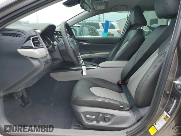 2020 Toyota Camry LE with VIN 4T1C11AK4LU970264, listed as a Copart auction lot 55728075 with 16,619 mi miles and Salvage Title. Bid and sale history available at DreamBid. Image 7.