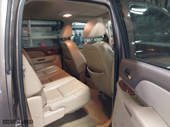 2008 GMC Sierra 1500 Work Truck with VIN 2GTEK133981271537, listed as a IAAI auction lot 41541225 with 212,332 mi miles. Bid and sale history available at carsss.com. Image 8.