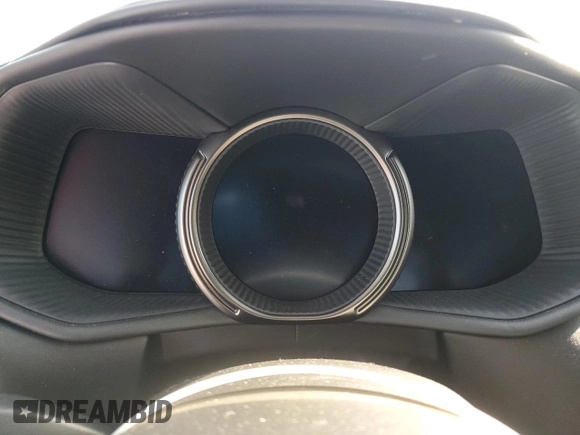 2018 Aston Martin DB11 V8 z VIN SCFRMFAW3JGL04645, wystawiony jako Copart lot #83042994 z przebiegiem Nie podano mil oraz Nie do naprawy. Historia ofert i sprzedaży dostępna na DreamBid. Obrazek 9.