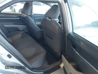 2023 Toyota Camry LE z VIN 4T1C11AK5PU127664, wystawiony jako IAAI lot #41653925 z przebiegiem 24 378 mil mil oraz . Historia ofert i sprzedaży dostępna na DreamBid. Obrazek 8.