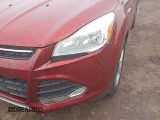 2014 Ford Escape SE with VIN 1FMCU9G97EUC50213, listed as a IAAI auction lot 42130075 with 235,406 mi miles. Bid and sale history available at carsss.com. Image 6.