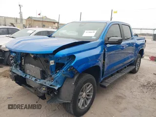 2024 Chevrolet Colorado 2WD LT z VIN 1GCGSCECXR1154560, wystawiony jako IAAI lot #41388658 z przebiegiem 12 909 mil mil oraz . Historia ofert i sprzedaży dostępna na DreamBid. Obrazek 2.