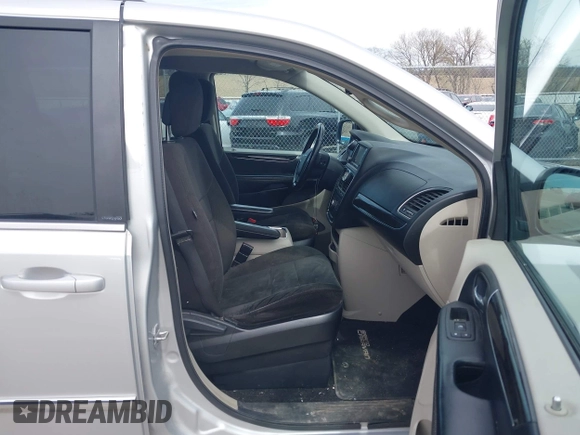 2012 Chrysler Town & Country Touring with VIN 2C4RC1BG5CR157712, listed as a IAAI auction lot 41942939 with 244,799 mi miles. Bid and sale history available at carsss.com. Image 5.