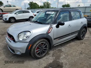 2016 MINI Countryman S with VIN WMWZC5C52GWU20530, listed as a Copart auction lot 62321205 with 100,970 mi miles and Clean title. Bid and sale history available at DreamBid. Image 1.