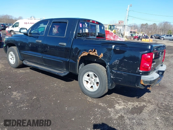 2005 Dodge Dakota SLT z VIN 1D7HW48N25S178373, wystawiony jako IAAI lot #41815561 z przebiegiem 148 112 mil mil oraz . Historia ofert i sprzedaży dostępna na DreamBid. Obrazek 3.