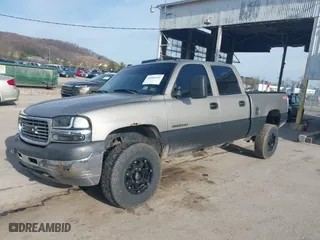 2002 GMC Sierra 2500HD SLE with VIN 1GTHK23U12F248328, listed as a IAAI auction lot 41806690 with 235,807 mi miles. Bid and sale history available at carsss.com. Image 2.