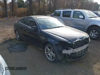 2015 Mercedes-Benz C-Class C 250 with VIN WDDGJ4HB4FG367188, listed as a IAAI auction lot 40912003 with 121,128 mi miles. Bid and sale history available at carsss.com. Image 1.