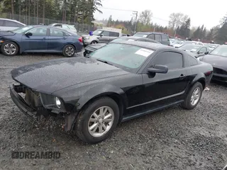 2007 Ford Mustang Deluxe with VIN 1ZVFT80N275285564, listed as a IAAI auction lot 41980104 with 111,665 mi miles. Bid and sale history available at carsss.com. Image 15.