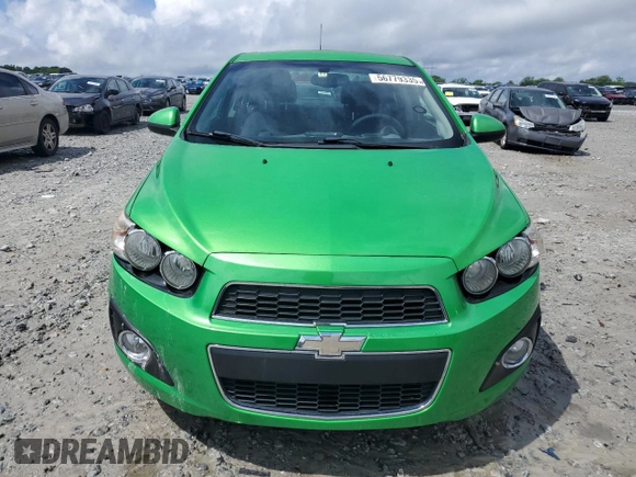 2015 Chevrolet Sonic LT z VIN 1G1JC5SH2F4145840, wystawiony jako Copart lot #56779335 z przebiegiem 101 521 mil mil oraz Czysty tytuł • Clean title. Historia ofert i sprzedaży dostępna na DreamBid. Obrazek 5.