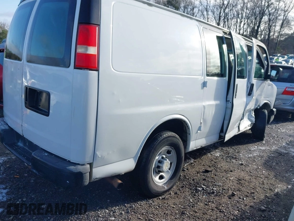 2007 Chevrolet Express Cargo Van with VIN 1GCGG25V571104532, listed as a IAAI auction lot 41718875 with 174,955 mi miles. Bid and sale history available at carsss.com. Image 4.