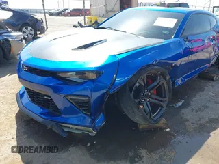 2018 Chevrolet Camaro 2SS z VIN 1G1FG1R77J0179000, wystawiony jako IAAI lot #42012808 z przebiegiem 32 013 mil mil oraz . Historia ofert i sprzedaży dostępna na DreamBid. Obrazek 18.