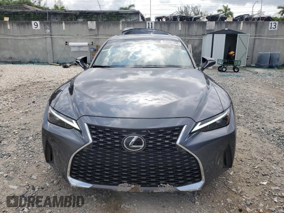 2023 Lexus IS 300 z VIN JTHDA1D28P5128529, wystawiony jako Copart lot #59092495 z przebiegiem 14 706 mil mil oraz Szkoda całkowita • Salvage title. Historia ofert i sprzedaży dostępna na DreamBid. Obrazek 5.