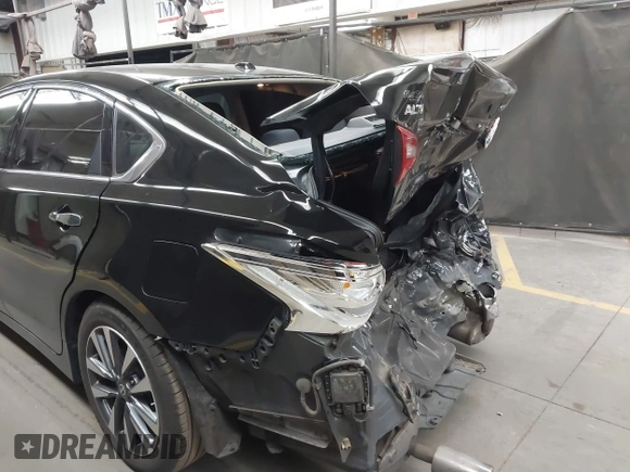 2017 Nissan Altima SV with VIN 1N4AL3AP8HC297267, listed as a IAAI auction lot 41557027 with 89,831 mi miles and . Bid and sale history available at carsss.com. Image 6.