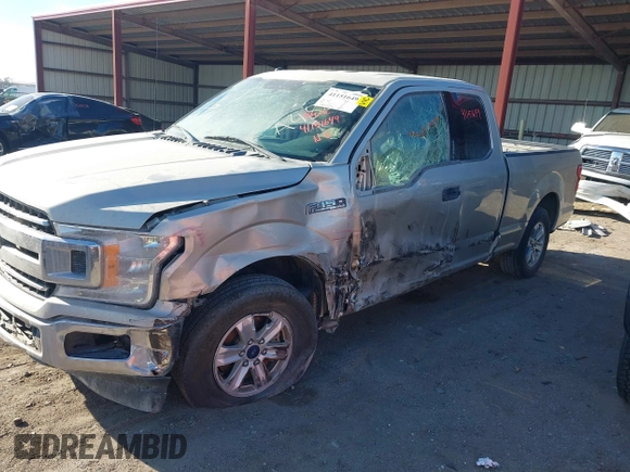 2018 Ford F-150 XL z VIN 1FTEX1CB4JFA48233, wystawiony jako IAAI lot #41151649 z przebiegiem 179 543 mil mil oraz . Historia ofert i sprzedaży dostępna na DreamBid. Obrazek 6.