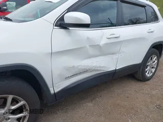 2017 Jeep Cherokee Latitude с VIN 1C4PJMCB7HW613130, выставлен на аукционе IAAI как лот 42147951 с пробегом 123 163 миль миль и . История ставок и продаж доступна на DreamBid. Изображение 6.