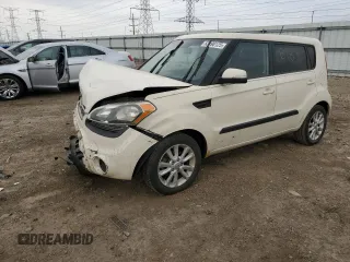 2013 Kia Soul + z VIN KNDJT2A62D7507103, wystawiony jako Copart lot #53498125 z przebiegiem Nie podano mil oraz Szkody całkowita. Historia ofert i sprzedaży dostępna na DreamBid. Obrazek 1.