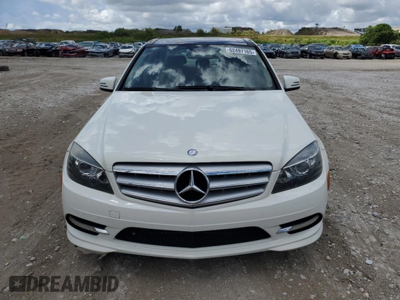 2011 Mercedes-Benz C 300 Sport z VIN WDDGF5EB8BA522981, wystawiony jako Copart lot #62497165 z przebiegiem 108 446 mil mil oraz Szkoda całkowita • Salvage title. Historia ofert i sprzedaży dostępna na DreamBid. Obrazek 5.