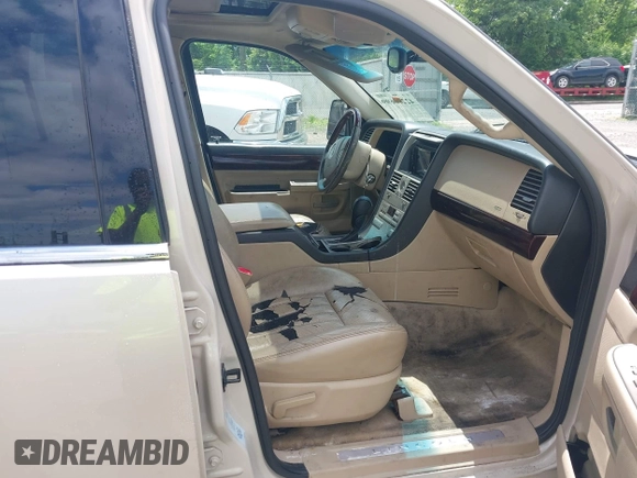 2005 Lincoln Aviator with VIN 5LMEU88H85ZJ14746, listed as a IAAI auction lot 42290699 with 190,127 mi miles and . Bid and sale history available at DreamBid. Image 5.