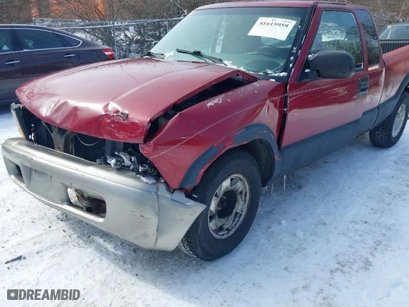 2002 GMC Sonoma SL Fleet with VIN 1GTCS19W228217168, listed as a IAAI auction lot 41615959 with 138,864 mi miles. Bid and sale history available at carsss.com. Image 19.