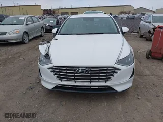 2021 Hyundai Sonata Hybrid SEL with VIN KMHL34JJ7MA032703, listed as a IAAI auction lot 41252575 with 22,067 mi miles. Bid and sale history available at carsss.com. Image 12.