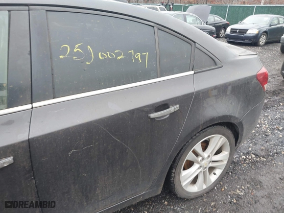 2015 Chevrolet Cruze LTZ with VIN 1G1PG5SB9F7231090, listed as a IAAI auction lot 41819809 with 999,999 mi miles. Bid and sale history available at carsss.com. Image 6.