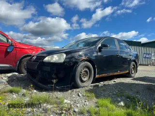 2006 Volkswagen Jetta z VIN 3VWRF31K56M604489, wystawiony jako Copart lot #61240034 z przebiegiem 136 199 mil mil oraz Szkoda całkowita • Salvage title. Historia ofert i sprzedaży dostępna na DreamBid. Obrazek 1.