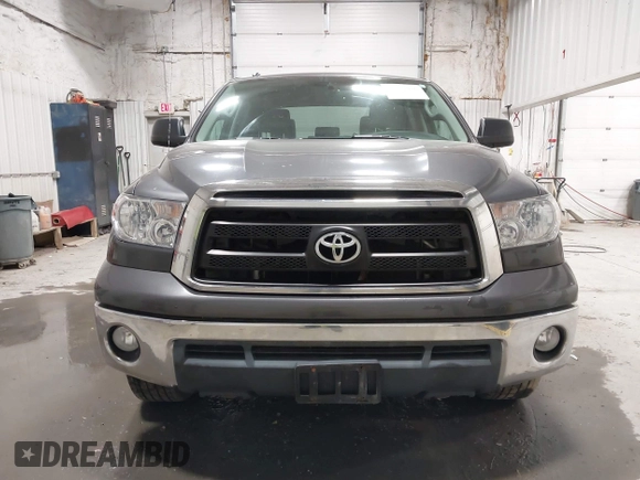 2011 Toyota Tundra z VIN 5TFDY5F15BX165995, wystawiony jako IAAI lot #41974036 z przebiegiem 278 309 mil mil oraz . Historia ofert i sprzedaży dostępna na DreamBid. Obrazek 12.