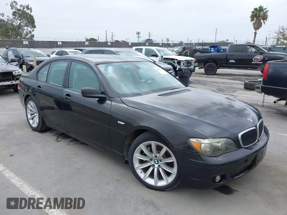 2006 BMW 7 Series 750i z VIN WBAHL83596DT01154, wystawiony jako IAAI lot #42353117 z przebiegiem 129 771 mil mil oraz . Historia ofert i sprzedaży dostępna na DreamBid. Obrazek 1.