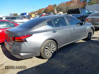 2024 Nissan Altima SV with VIN 1N4BL4DV3RN322621, listed as a IAAI auction lot 40843918 with 19,242 mi miles and . Bid and sale history available at DreamBid. Image 4.