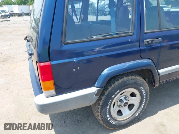 2001 Jeep Cherokee Sport with VIN 1J4FT48S01L603930, listed as a IAAI auction lot 42503730 with 149,030 mi miles and . Bid and sale history available at DreamBid. Image 6.