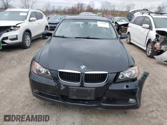 2008 BMW 3 Series 328xi with VIN WBAVC93548KZ73131, listed as a IAAI auction lot 42052857 with 118,077 mi miles. Bid and sale history available at carsss.com. Image 12.