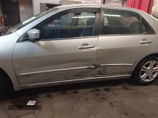 2006 Honda Accord EX-L z VIN 1HGCM56876A095110, wystawiony jako IAAI lot #42182018 z przebiegiem 197 426 mil mil oraz . Historia ofert i sprzedaży dostępna na DreamBid. Obrazek 6.