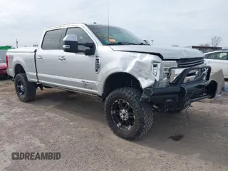 2017 Ford Super Duty F-250 SRW Lariat with VIN 1FT7W2BTXHED57250, listed as a IAAI auction lot 41724650 with 88,796 mi miles. Bid and sale history available at carsss.com. Image 1.