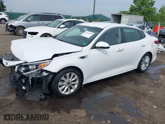 2018 Kia Optima S z VIN 5XXGT4L36JG233495, wystawiony jako IAAI lot #42284838 z przebiegiem 67 323 mil mil oraz . Historia ofert i sprzedaży dostępna na DreamBid. Obrazek 2.