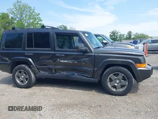 2006 Jeep Commander z VIN 1J8HG48N56C141782, wystawiony jako IAAI lot #42239618 z przebiegiem 113 037 mil mil oraz . Historia ofert i sprzedaży dostępna na DreamBid. Obrazek 13.