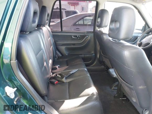 2000 Honda CR-V SE with VIN JHLRD1870YS010386, listed as a IAAI auction lot 41656977 with 146,808 mi miles. Bid and sale history available at carsss.com. Image 8.