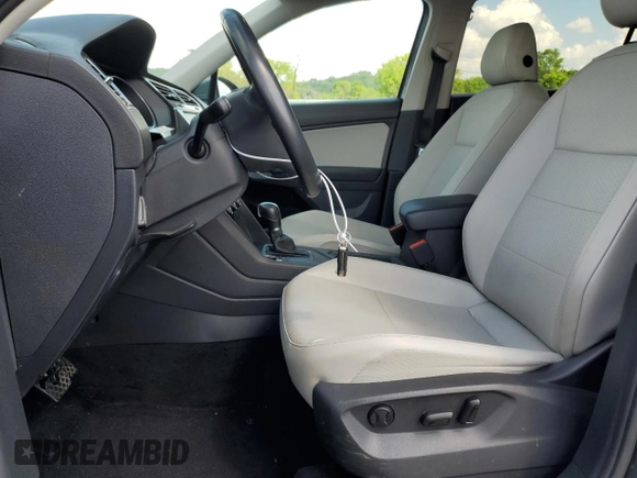 2019 Volkswagen Tiguan SE with VIN 3VV3B7AX6KM006625, listed as a Copart auction lot 54920675 with 79,890 mi miles and Salvage Title. Bid and sale history available at DreamBid. Image 7.