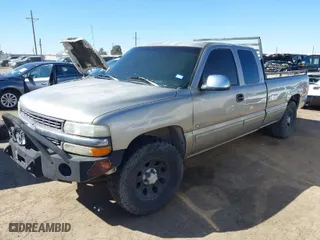 1999 Chevrolet Silverado 1500 LS with VIN 1GCEK19T2XE200376, listed as a IAAI auction lot 41663232 with 239,252 mi miles. Bid and sale history available at carsss.com. Image 2.