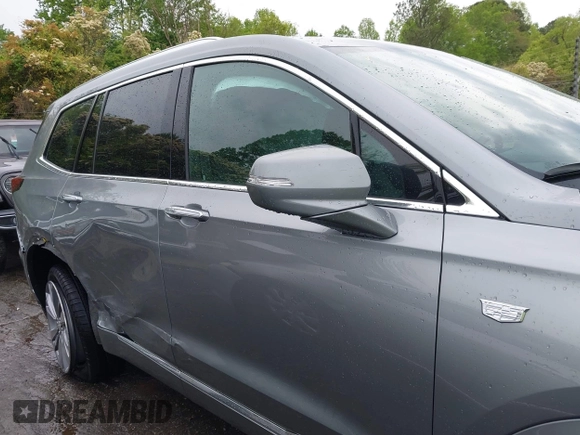 2024 Cadillac XT6 FWD Premium Luxury with VIN 1GYKPCRS0RZ748048, listed as a IAAI auction lot 42043117 with 7,232 mi miles. Bid and sale history available at carsss.com. Image 13.