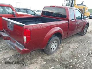2017 Nissan Frontier S z VIN 1N6BD0CT1HN743460, wystawiony jako IAAI lot #42205104 z przebiegiem 139 333 mil mil oraz . Historia ofert i sprzedaży dostępna na DreamBid. Obrazek 4.