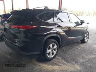 2022 Toyota Highlander LE with VIN 5TDBZRBH7NS240883, listed as a IAAI auction lot 40713152 with 24,374 mi miles and . Bid and sale history available at DreamBid. Image 4.