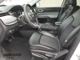 2022 Jeep Compass Latitude z VIN 3C4NJDBB4NT118720, wystawiony jako Copart lot #55472085 z przebiegiem 32 372 mil mil oraz Czysty tytuł • Clean title. Historia ofert i sprzedaży dostępna na DreamBid. Obrazek 7.