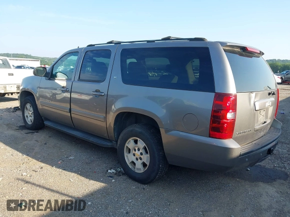 2007 Chevrolet Suburban LT с VIN 1GNFC16027R225418, выставлен на аукционе IAAI как лот 42466800 с пробегом Не указан миль и . История ставок и продаж доступна на DreamBid. Изображение 3.