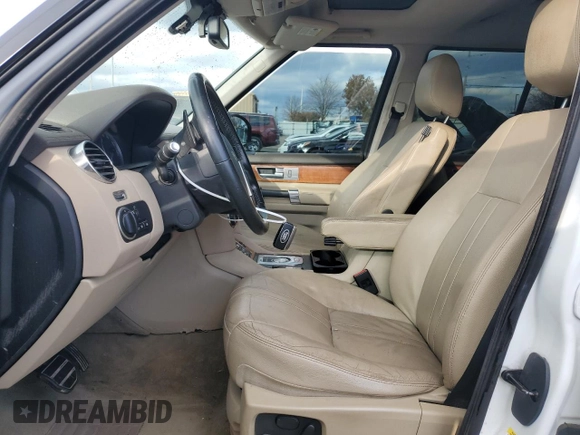 2014 Land Rover LR4 HSE with VIN SALAG2V62EA720127, listed as a Copart auction lot 82829484 with 138,146 mi miles and Clean Title. Bid and sale history available at DreamBid. Image 7.